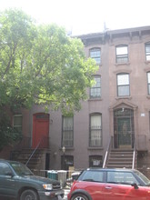 676 Warren St in Brooklyn, NY - Building Photo - Building Photo