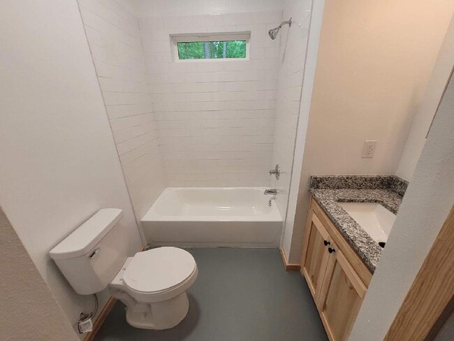 340 Pr Rd 6790 in Colmesneil, TX - Foto de edificio - Building Photo