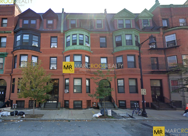 908 Beacon St in Boston, MA - Foto de edificio - Building Photo