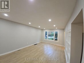 89 Wellington St E in Brampton, ON - Building Photo - Building Photo