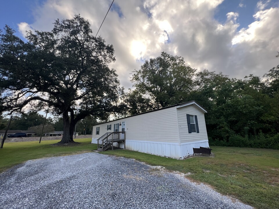 10544 Sunrise St, Unit A in Gonzales, LA - Building Photo