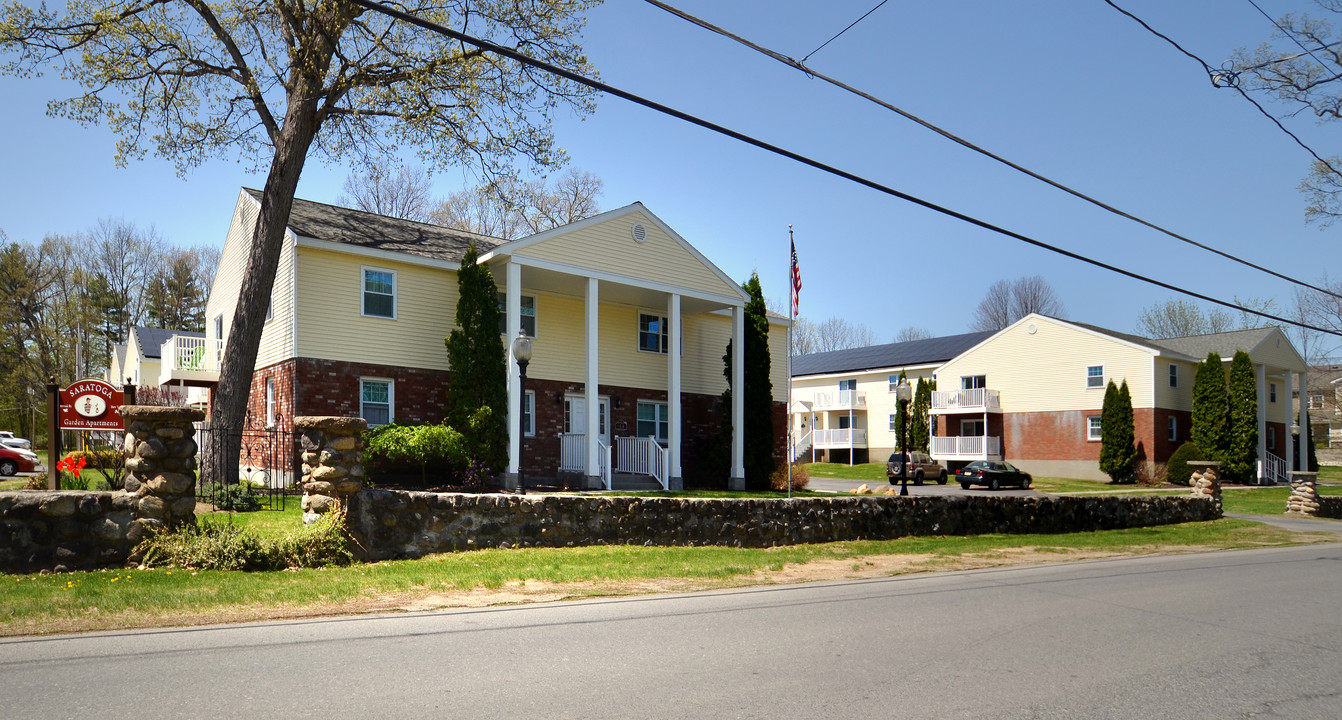 Saratoga Garden Apartments in Saratoga Springs, NY - Foto de edificio