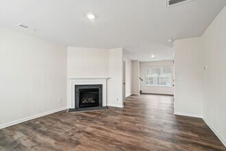 6029 Elena Lynn Ct in Charlotte, NC - Foto de edificio - Building Photo