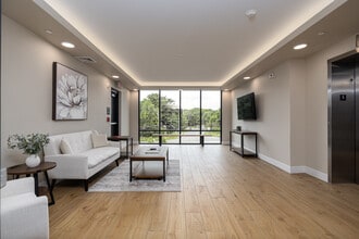 5545 Park Fairfield in Fairfield, CT - Foto de edificio - Interior Photo