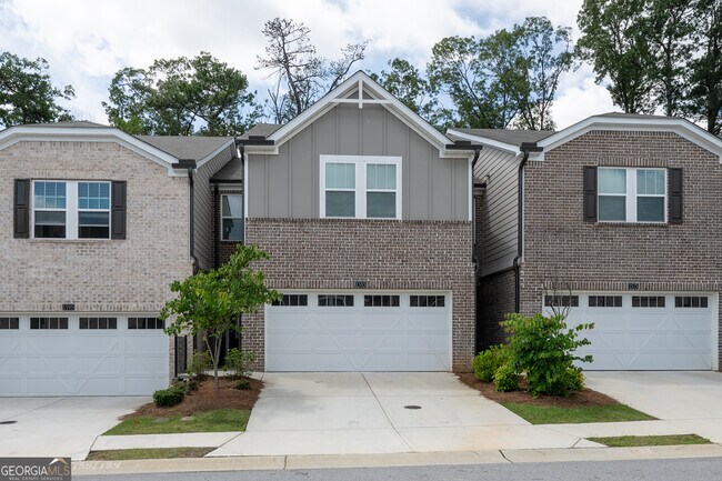 property at 1585 Villageside Ct