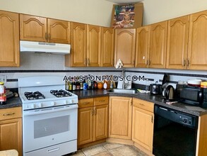 7 Price Rd in Boston, MA - Building Photo - Building Photo
