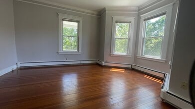 198 Cliff Street Extension in Norwich, CT - Building Photo - Building Photo