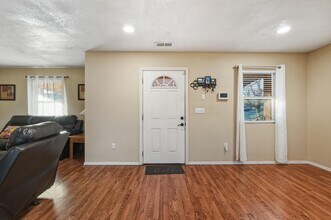 1700 Gschwind Pl SW in Albuquerque, NM - Building Photo - Building Photo