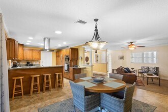 1059 Carambola Cir in West Palm Beach, FL - Building Photo - Building Photo