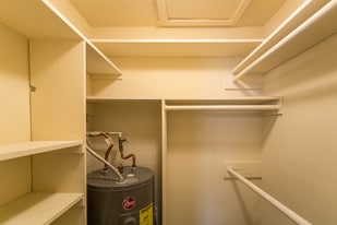 Creekstone Apartments in Nashville, TN - Building Photo