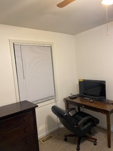 11791 Carriage House Dr, Unit 4-330 in Silver Spring, MD - Foto de edificio - Building Photo