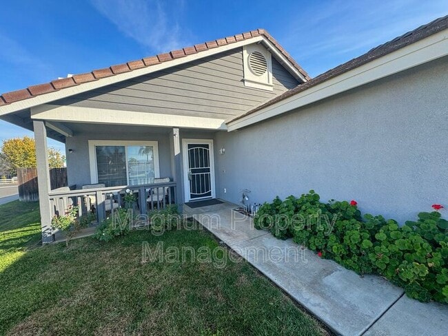 30594 Glaspell Ct in Menifee, CA - Building Photo - Building Photo