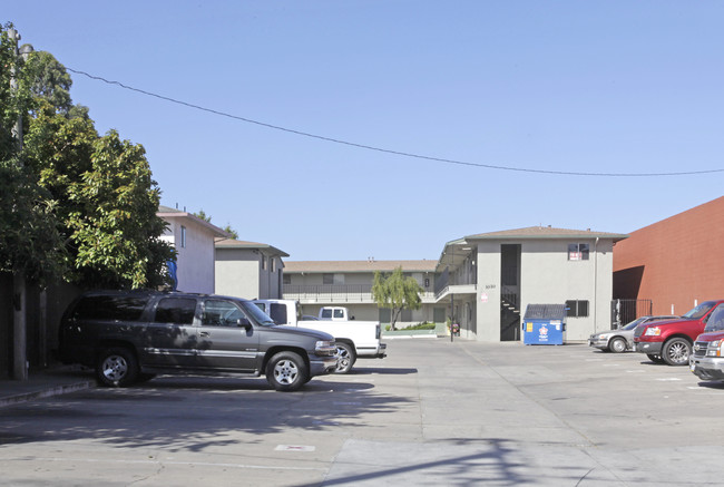 Del Monte Avenue Apartments in Salinas, CA - Foto de edificio - Building Photo