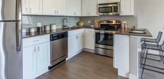 2589 N Clark St in Chicago, IL - Building Photo