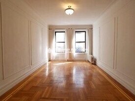 664 W 163rd St in New York, NY - Building Photo
