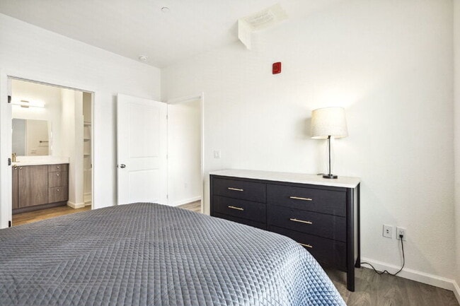 6480 Stockton Blvd in Sacramento, CA - Building Photo - Building Photo