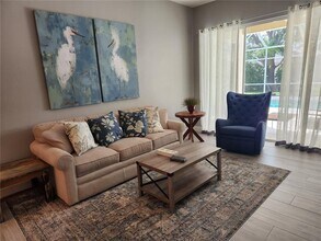 5274 Far Oak Cir in Sarasota, FL - Building Photo - Building Photo