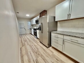 5017-5019 Wyandotte St in Kansas City, MO - Building Photo - Building Photo