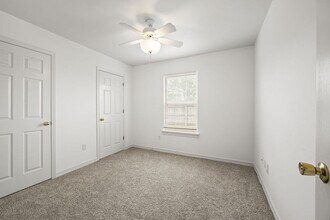 911 SW Cheyenne Dr in Bentonville, AR - Building Photo - Building Photo