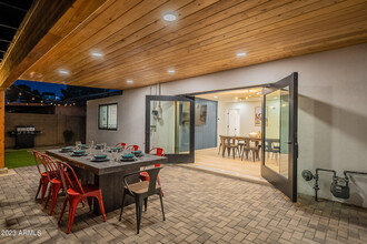 7440 E Cambridge Ave in Scottsdale, AZ - Building Photo - Building Photo