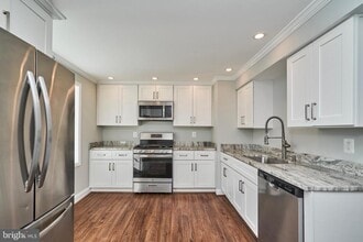 8076 St Annes Ct in Alexandria, VA - Building Photo - Building Photo