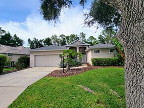 12105 Whistling Way in Lakewood Ranch, FL - Building Photo - Building Photo
