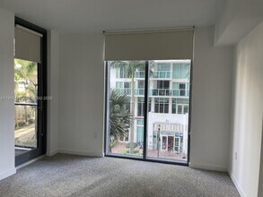 31 SE 6th St, Unit 404 in Miami, FL - Foto de edificio - Building Photo