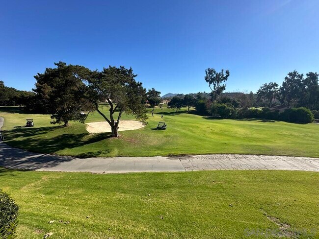 12565 Oaks N Dr-Unit -211 in San Diego, CA - Building Photo - Building Photo