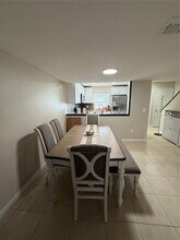 10053 Lake Oak Cir in Tampa, FL - Building Photo - Building Photo