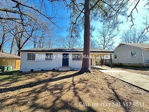 5913 Lyndell Dr in Little Rock, AR - Building Photo - Building Photo