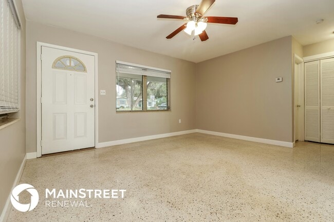 10554 52nd Ave N, Unit 505 in St. Petersburg, FL - Building Photo - Building Photo