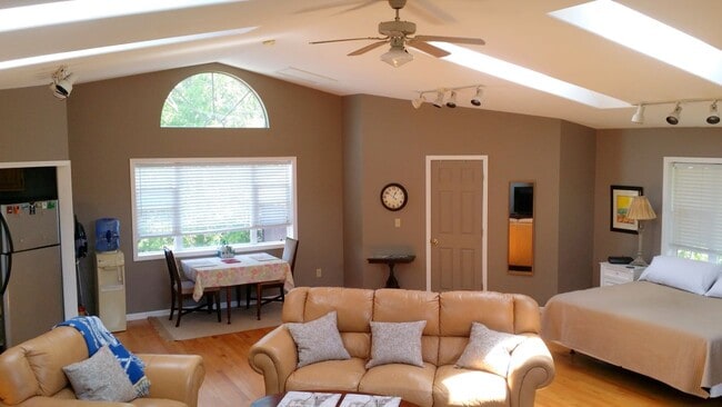 5099 Rathbun Rd, Unit Studio Apartment