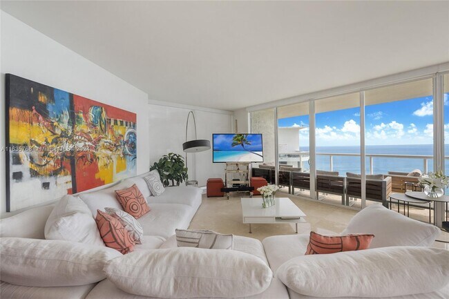 18671 Collins Ave in Miami, FL - Building Photo - Building Photo