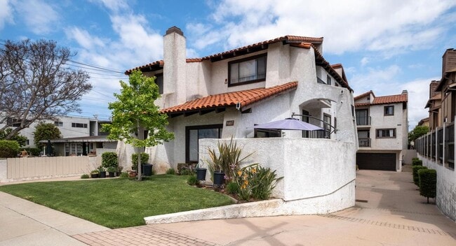 2603 Rockefeller Ln in Redondo Beach, CA - Building Photo - Building Photo