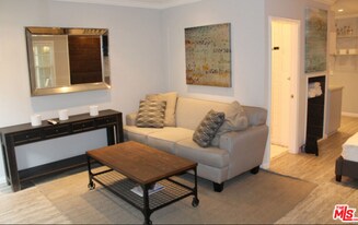 7463 Willoughby Ave, Unit 7463 in West Hollywood, CA - Building Photo