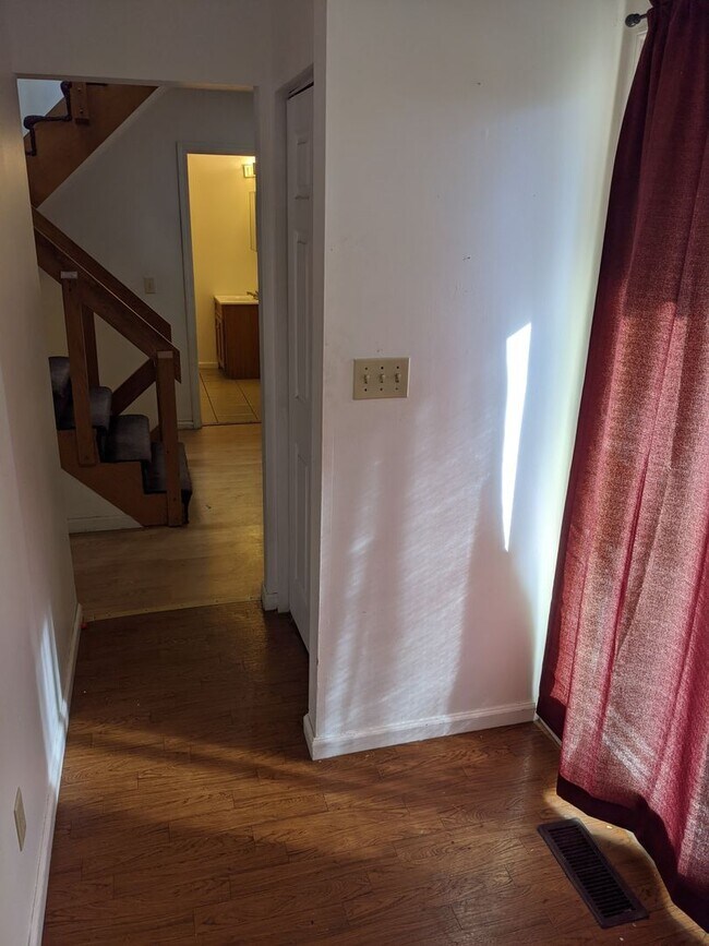 1709 E Willow Ct in Urbana, IL - Foto de edificio - Building Photo