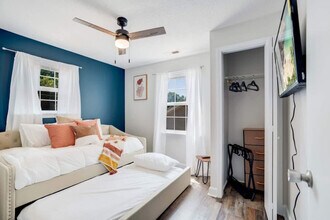 408 Martin St-Unit -ID1249217P in Clarksville, TN - Foto de edificio - Building Photo