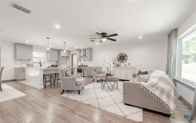 property at 529 Laurel Ln