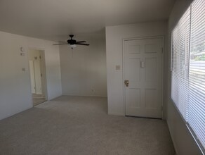 931 Harold Ln in Healdsburg, CA - Building Photo - Building Photo