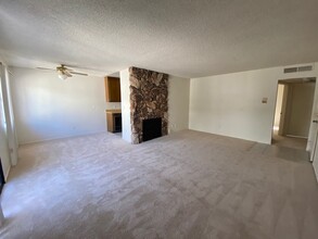 11819 Kiowa Ave in Brentwood, CA - Foto de edificio - Building Photo