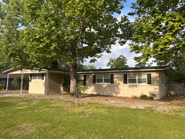property at 2050 Jammes Rd