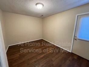 510 W Scott St in Springfield, MO - Building Photo - Building Photo