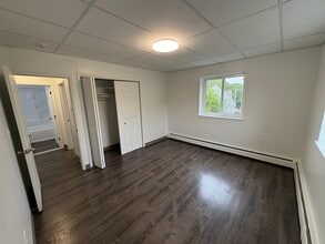 24 Hamilton St, Unit 31 in Saugus, MA - Building Photo - Building Photo