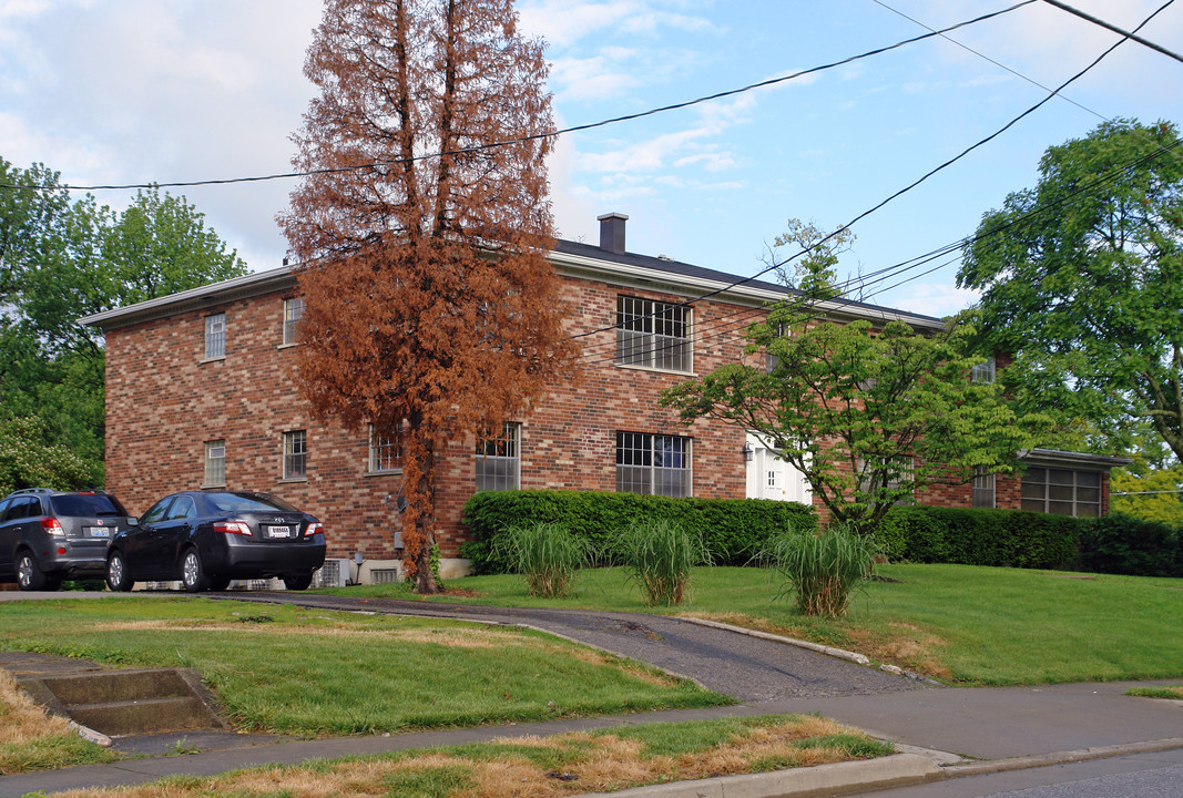 1 Highland Ave in Fort Mitchell, KY - Building Photo