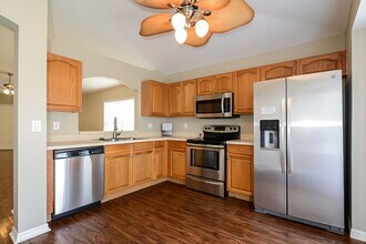 1533 Marsh Wood Dr in Seffner, FL - Foto de edificio - Building Photo