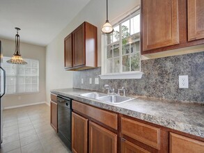 1172 Oak Grove Ave in Austin, TX - Building Photo - Building Photo
