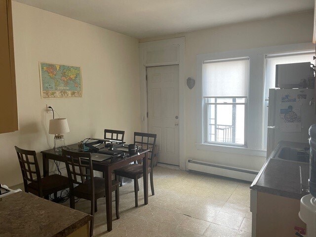 27 Forest St, Unit 4 in Cambridge, MA - Building Photo - Building Photo