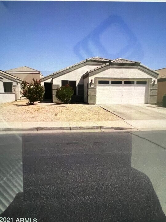11754 W Mauna Loa Ln in El Mirage, AZ - Building Photo