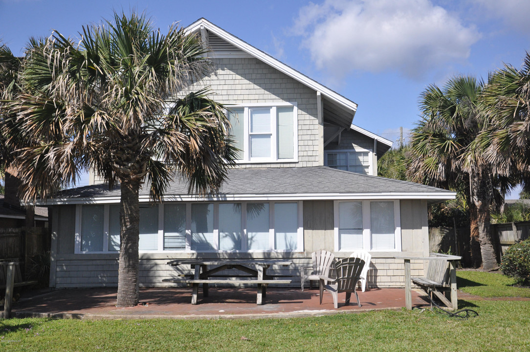 99 Beach Ave in Atlantic Beach, FL - Building Photo