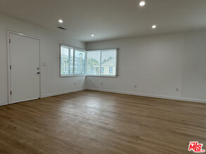 11500 Riverside Dr in Los Angeles, CA - Building Photo - Building Photo